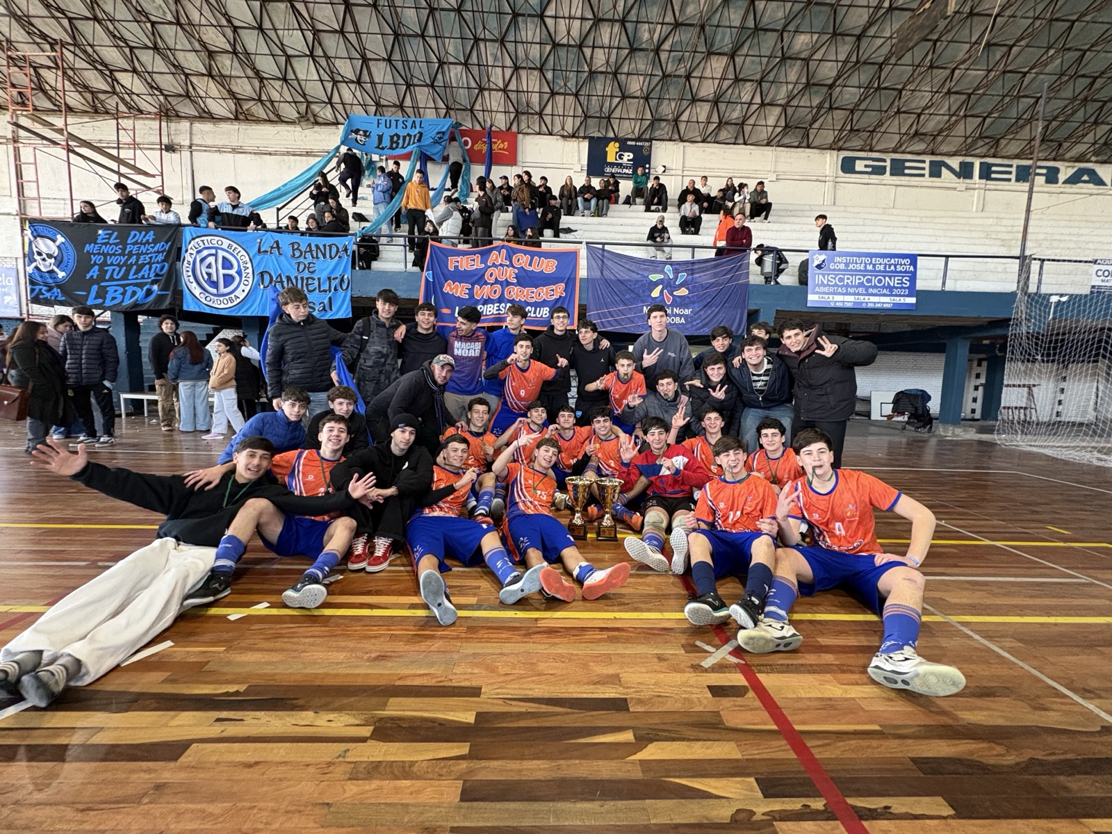 Futsal Macabi Noar bandera